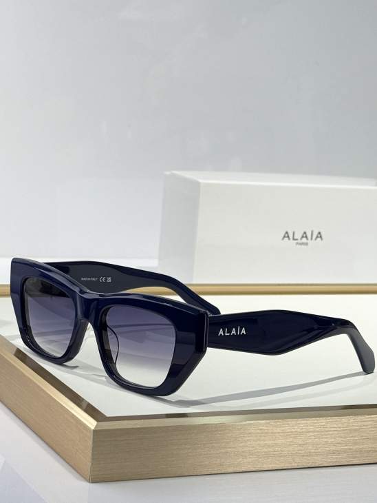 Picture of Alaia Sunglasses _SKUfw75047125fw